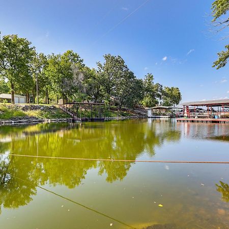 Grove Lakefront Cabin With Water And Dock Access! Екстер'єр фото