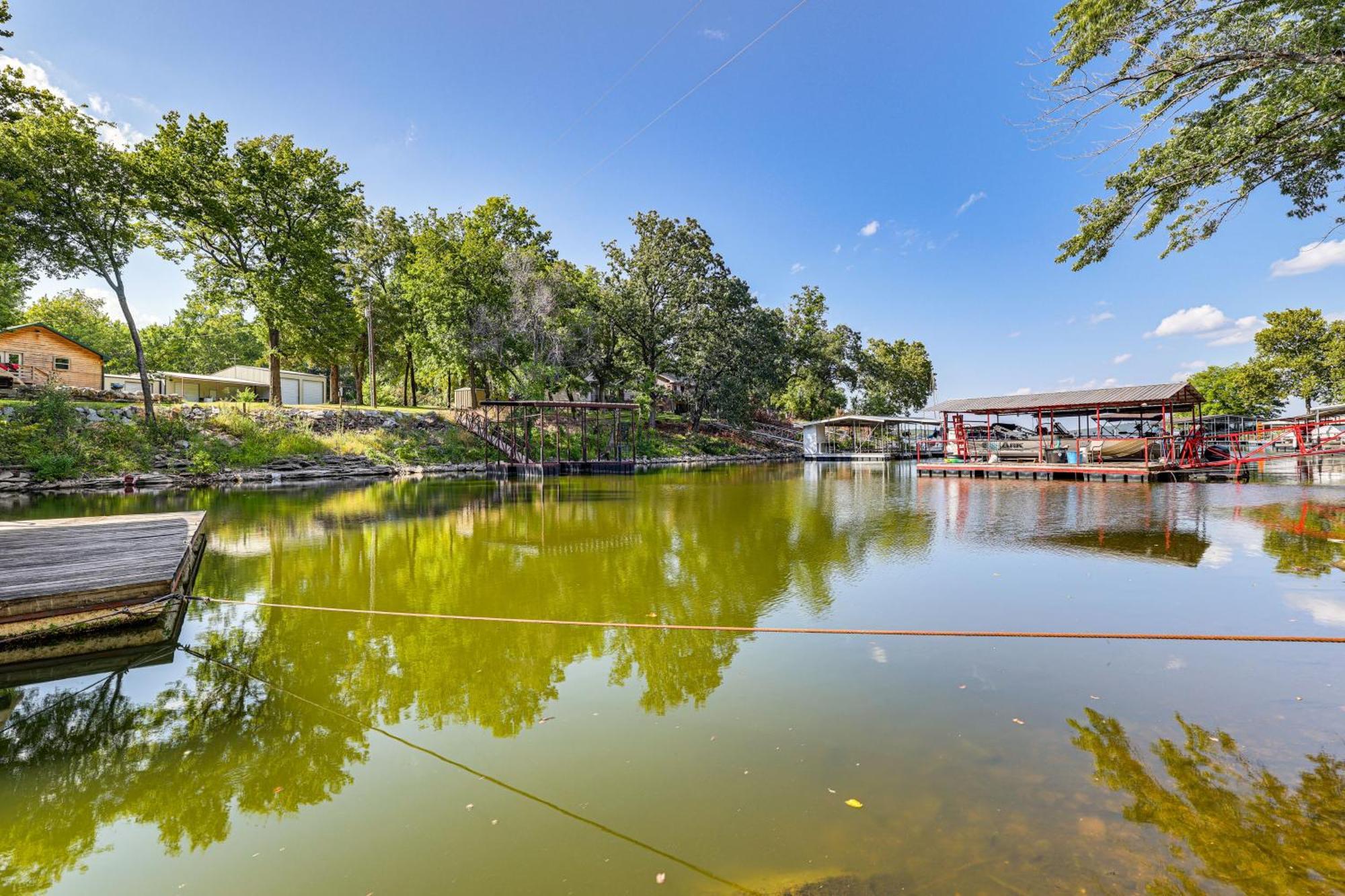 Grove Lakefront Cabin With Water And Dock Access! Екстер'єр фото