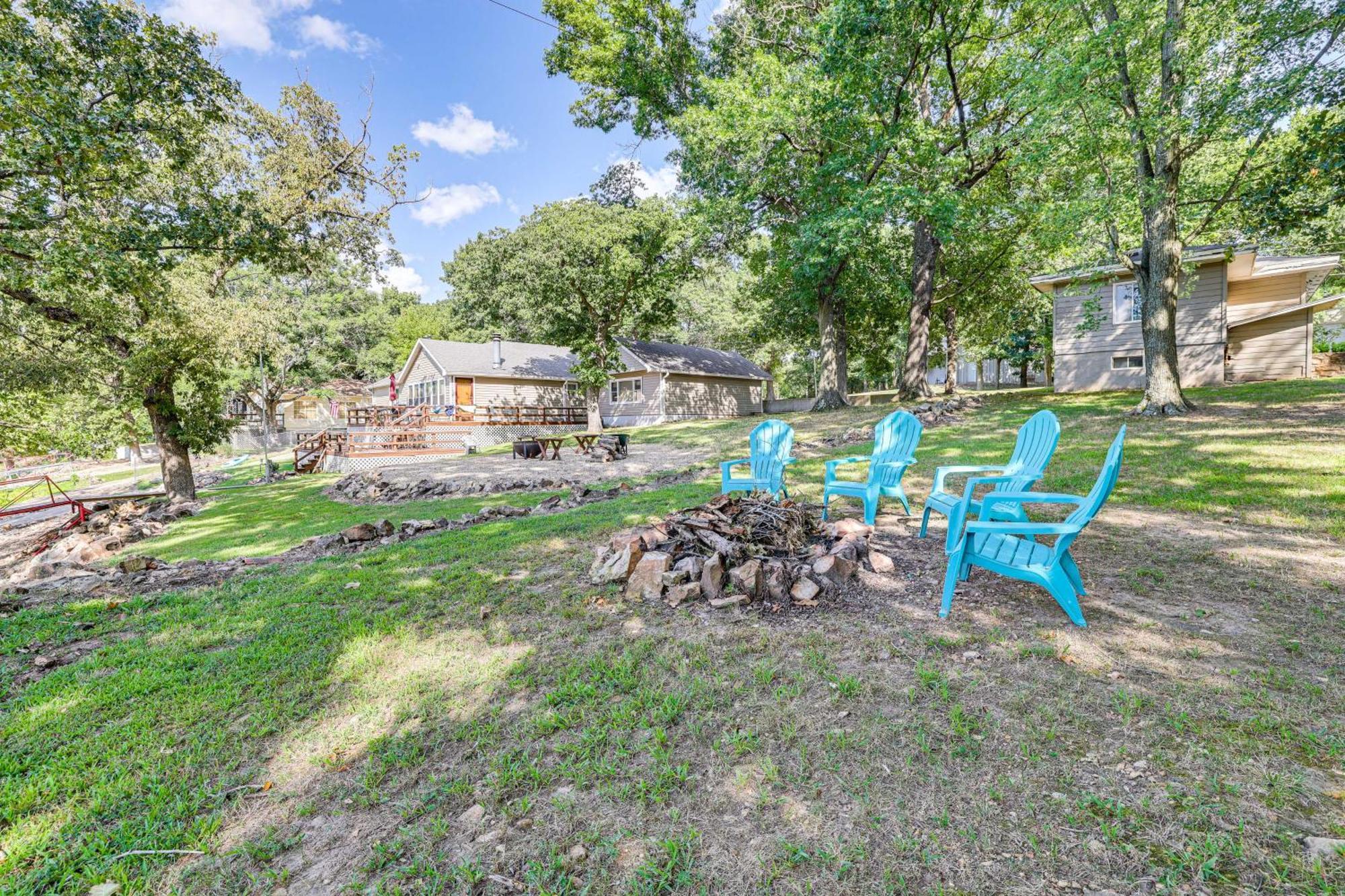 Grove Lakefront Cabin With Water And Dock Access! Екстер'єр фото