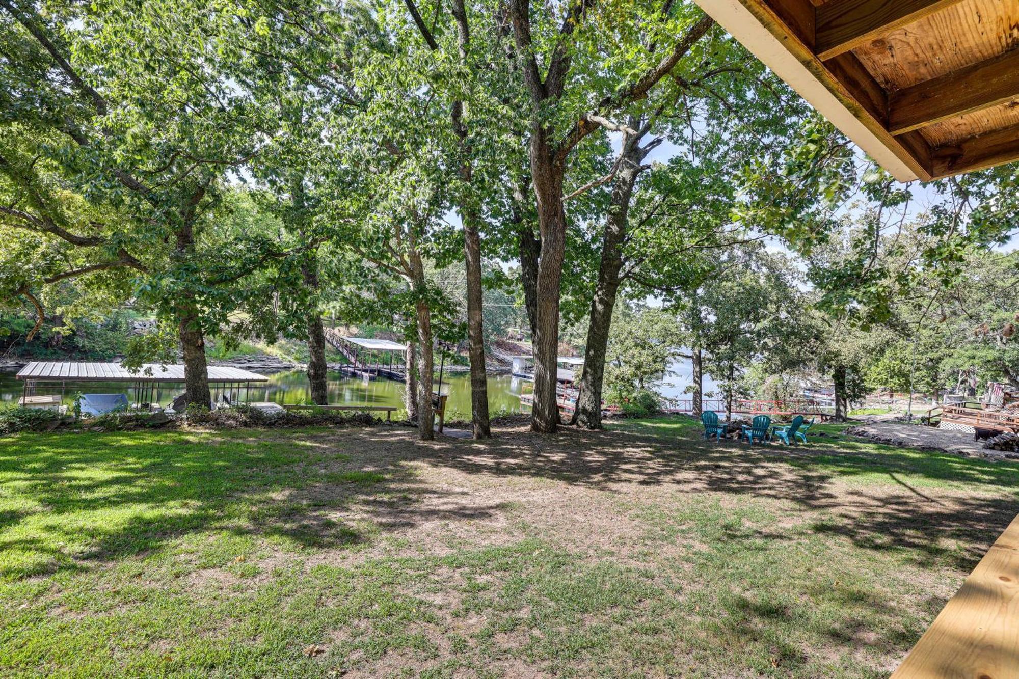 Grove Lakefront Cabin With Water And Dock Access! Екстер'єр фото